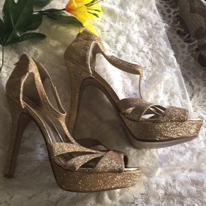 NWOT Qupid Gold Glitter Heels